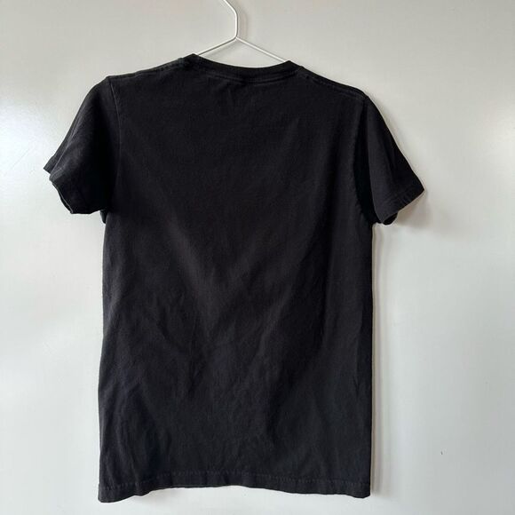 Stranger Things Eleven Comic Book Black Short Sleeve Shirt size Small - Picture 10 of 10